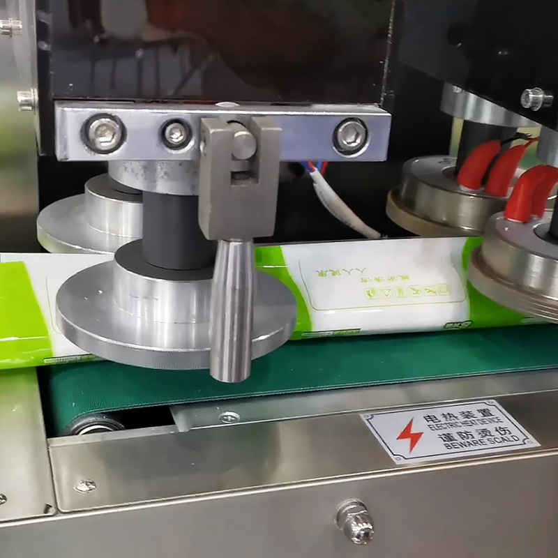 濕巾生產(chǎn)線(xiàn)