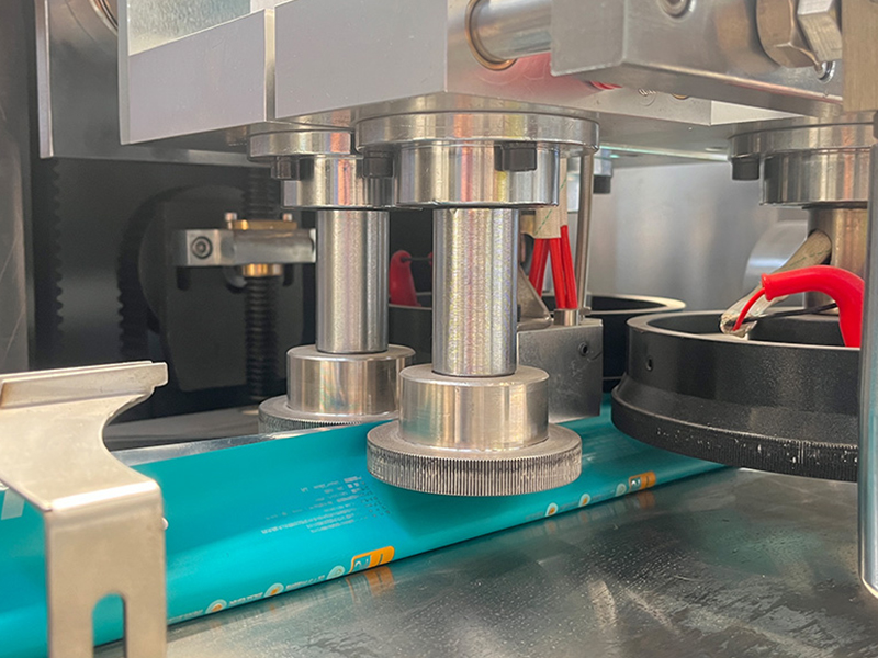 單片背封濕巾機(jī)